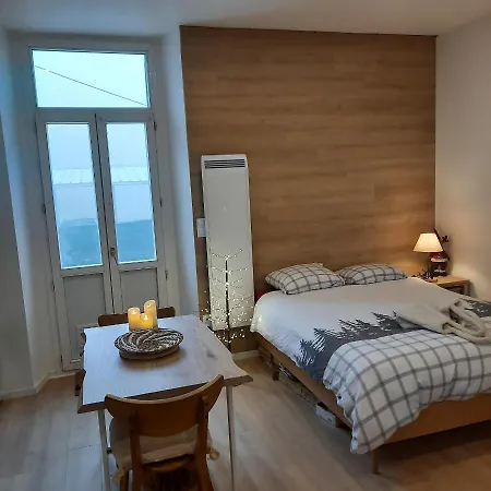 Grand Studio Terrasse Classe 4* בארג'ס